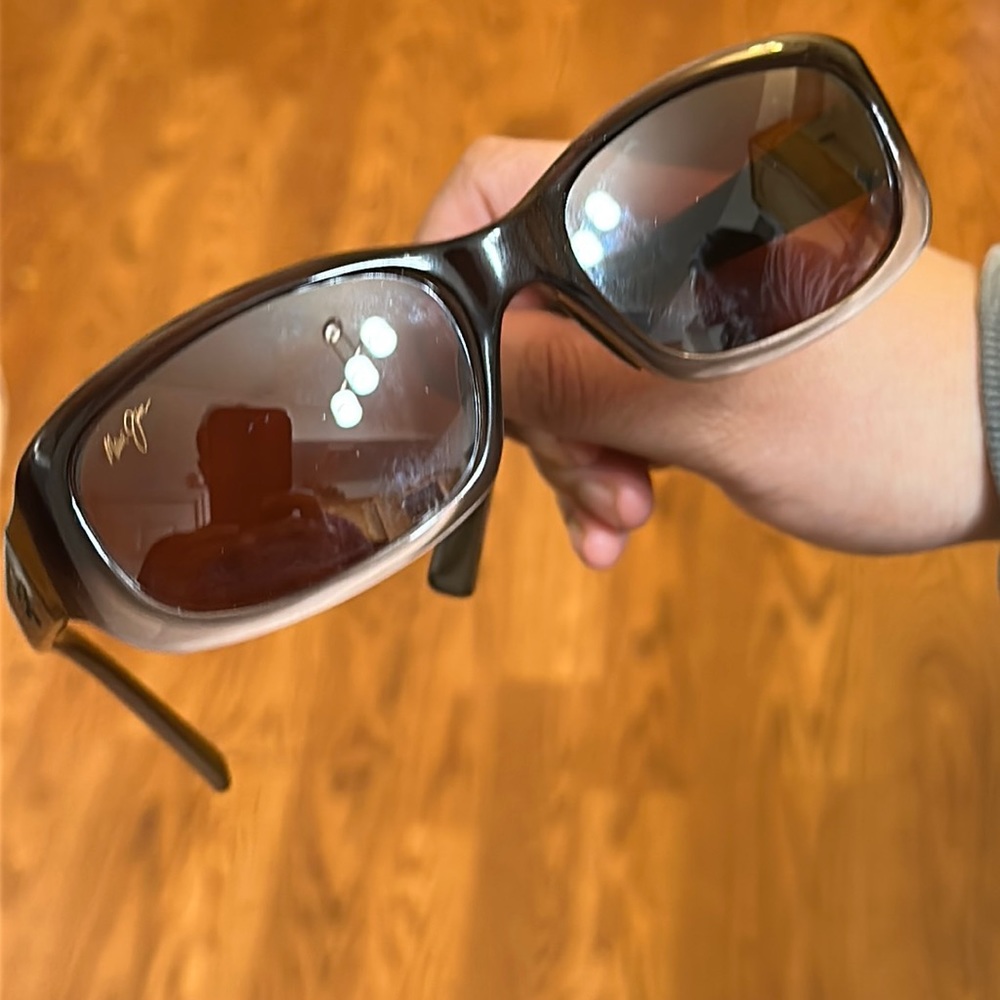 Maui sunglasses mint condition.